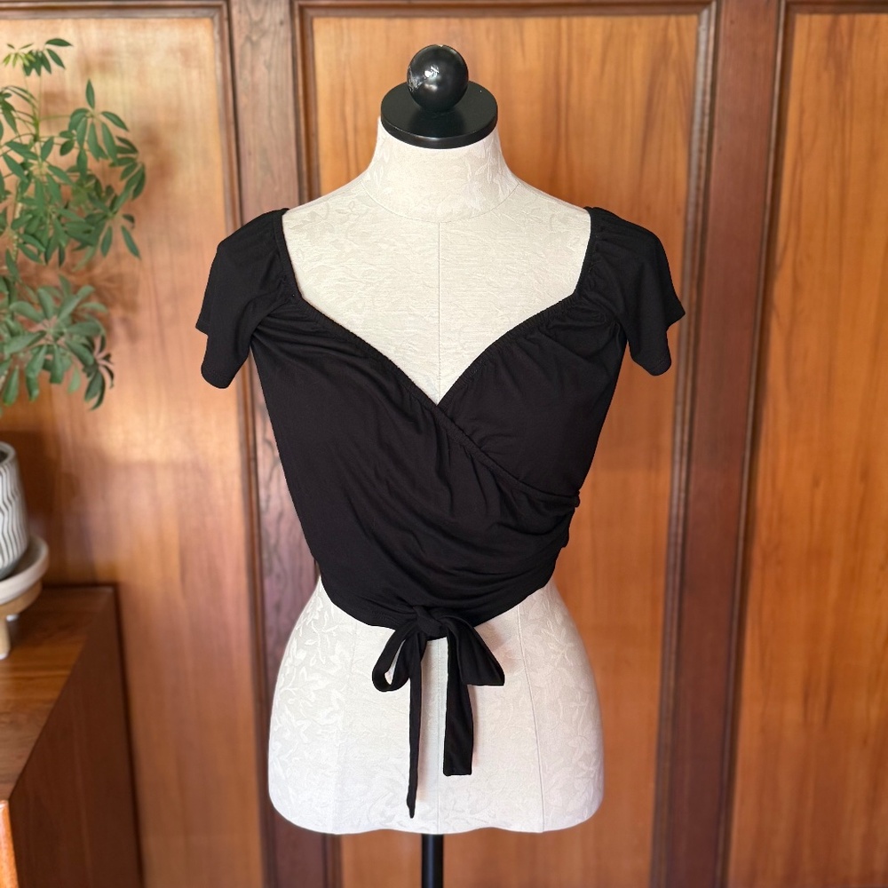 NWT Black Cropped Wrap Top by Kalypso, Retro Sweetheart Neckline, large XL